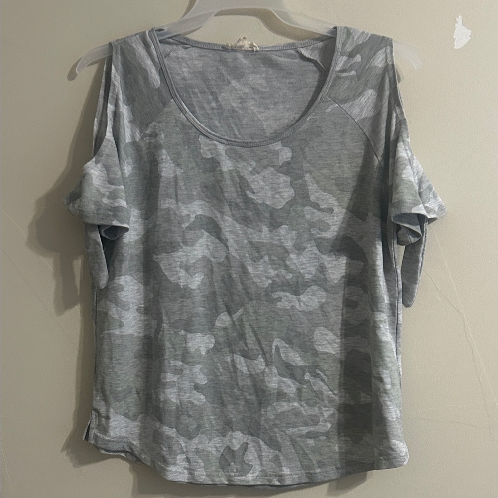 Jane and Delancey Light Gray Camo Cold-Shoulder Tank Top